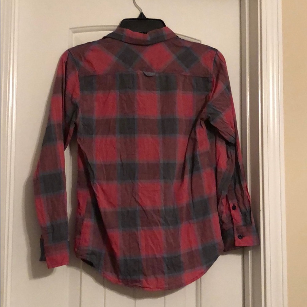 First wave button down - Picture 2 of 3